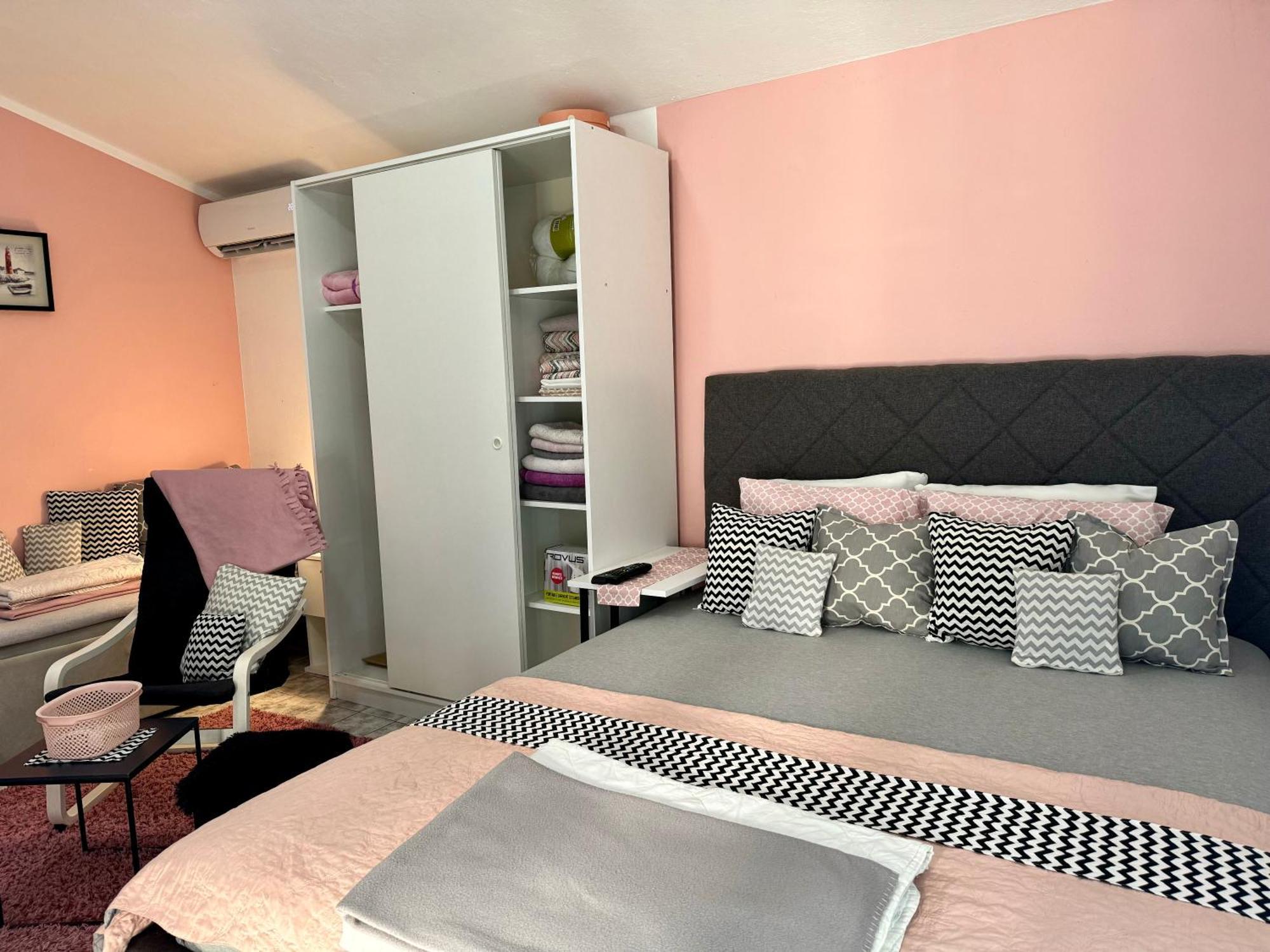 Aparthotel Maxim โกตอร์ ภายนอก รูปภาพ