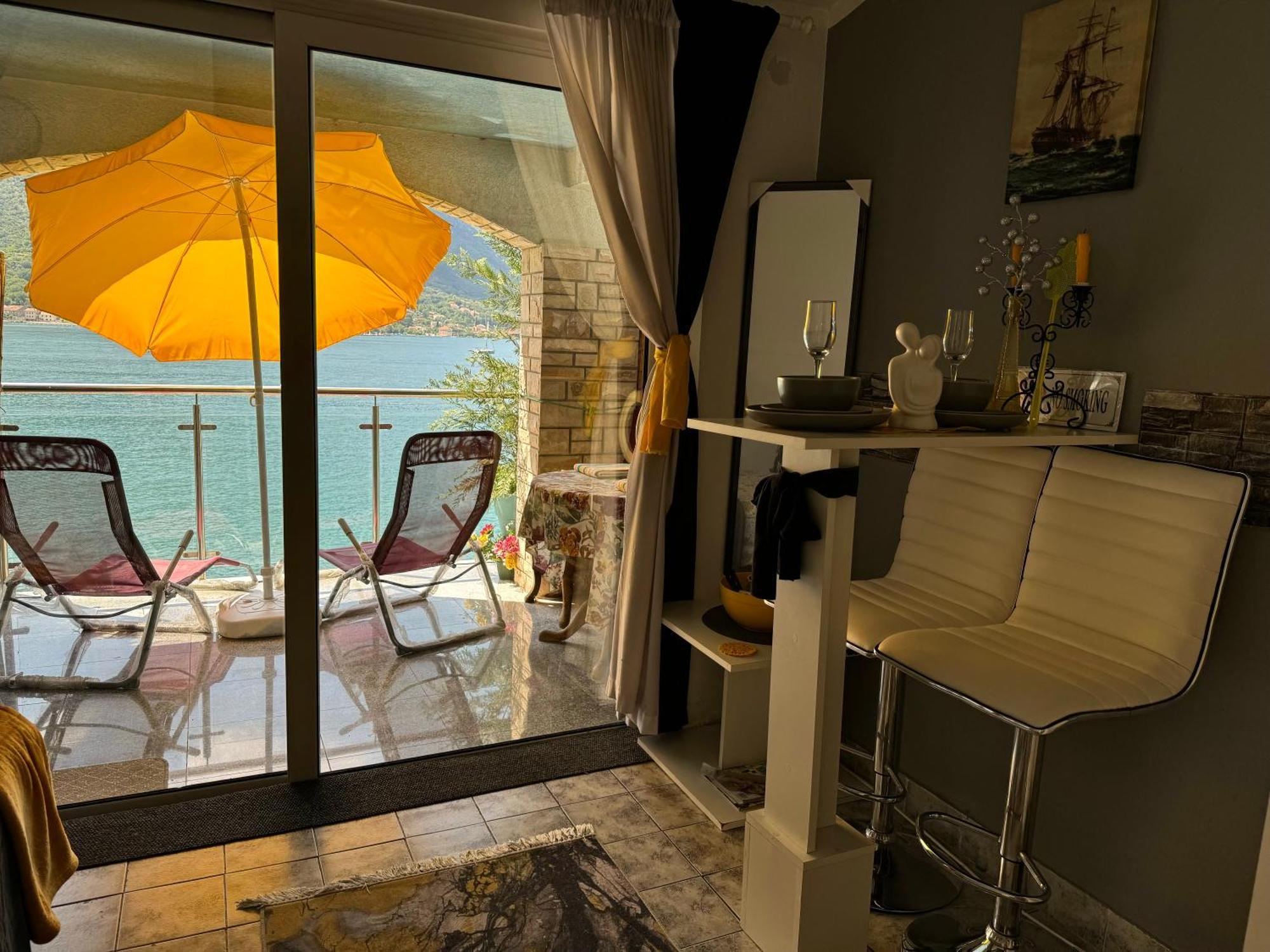 Aparthotel Maxim โกตอร์ ภายนอก รูปภาพ