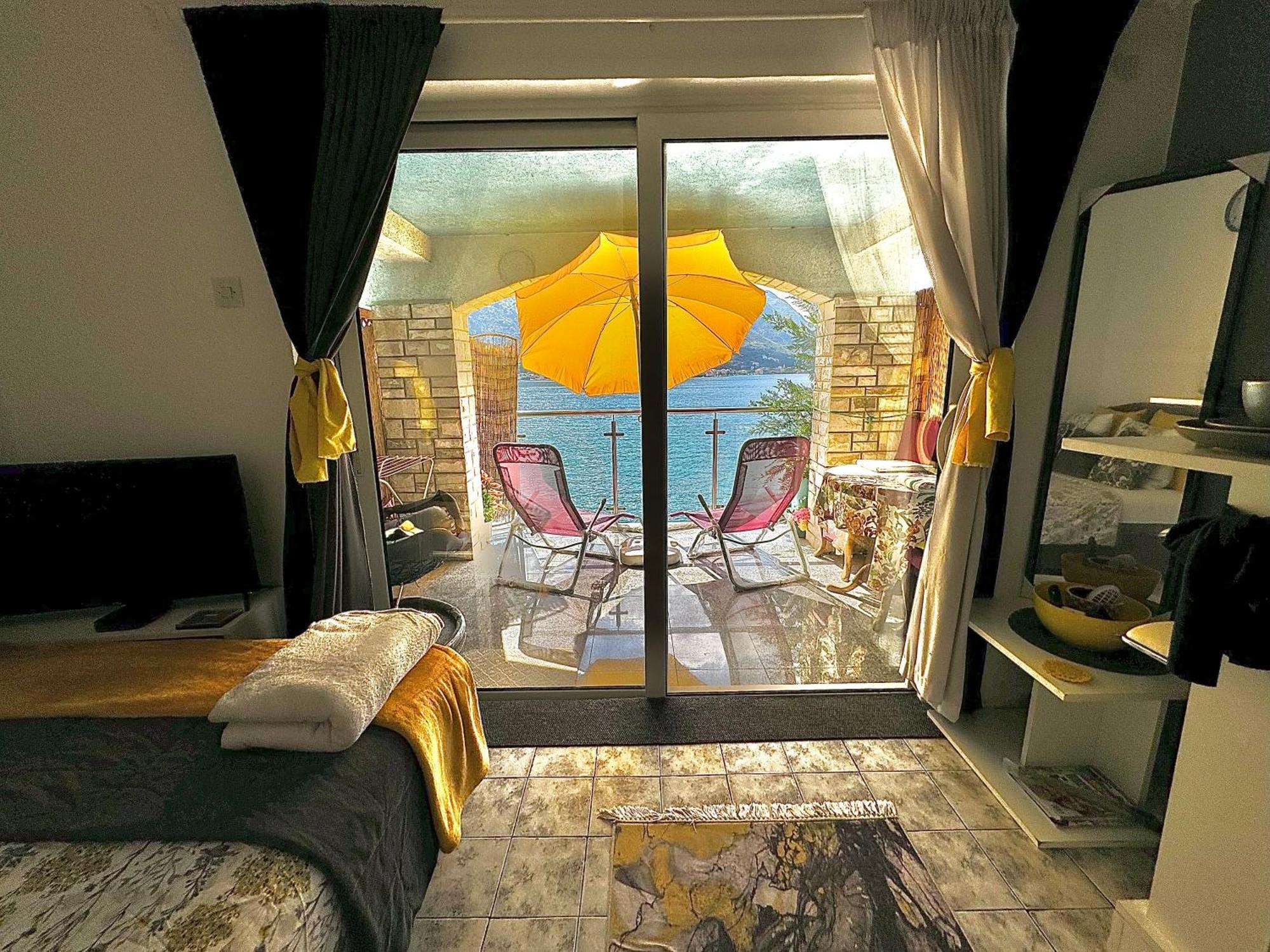 Aparthotel Maxim โกตอร์ ภายนอก รูปภาพ