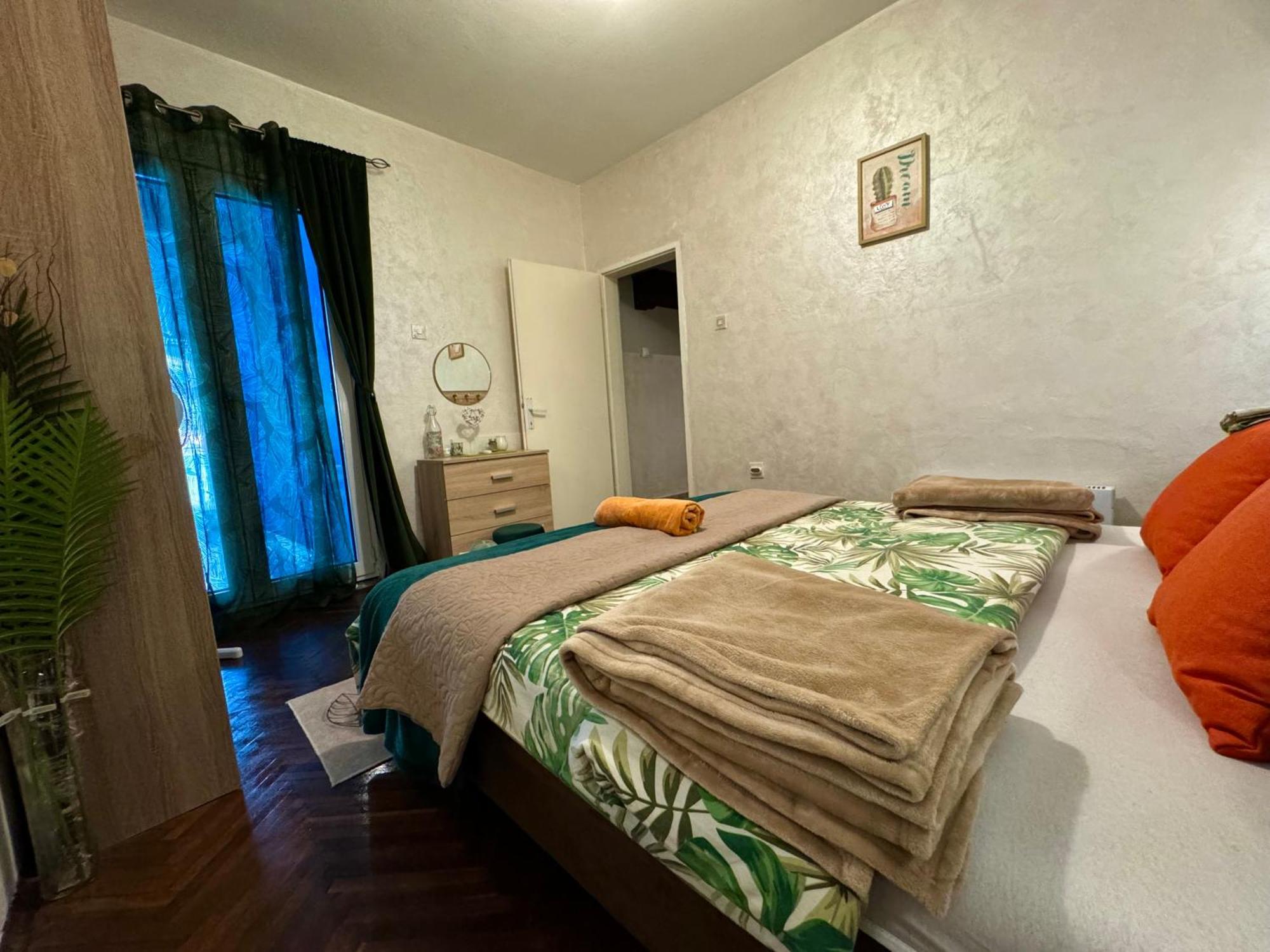 Aparthotel Maxim โกตอร์ ภายนอก รูปภาพ
